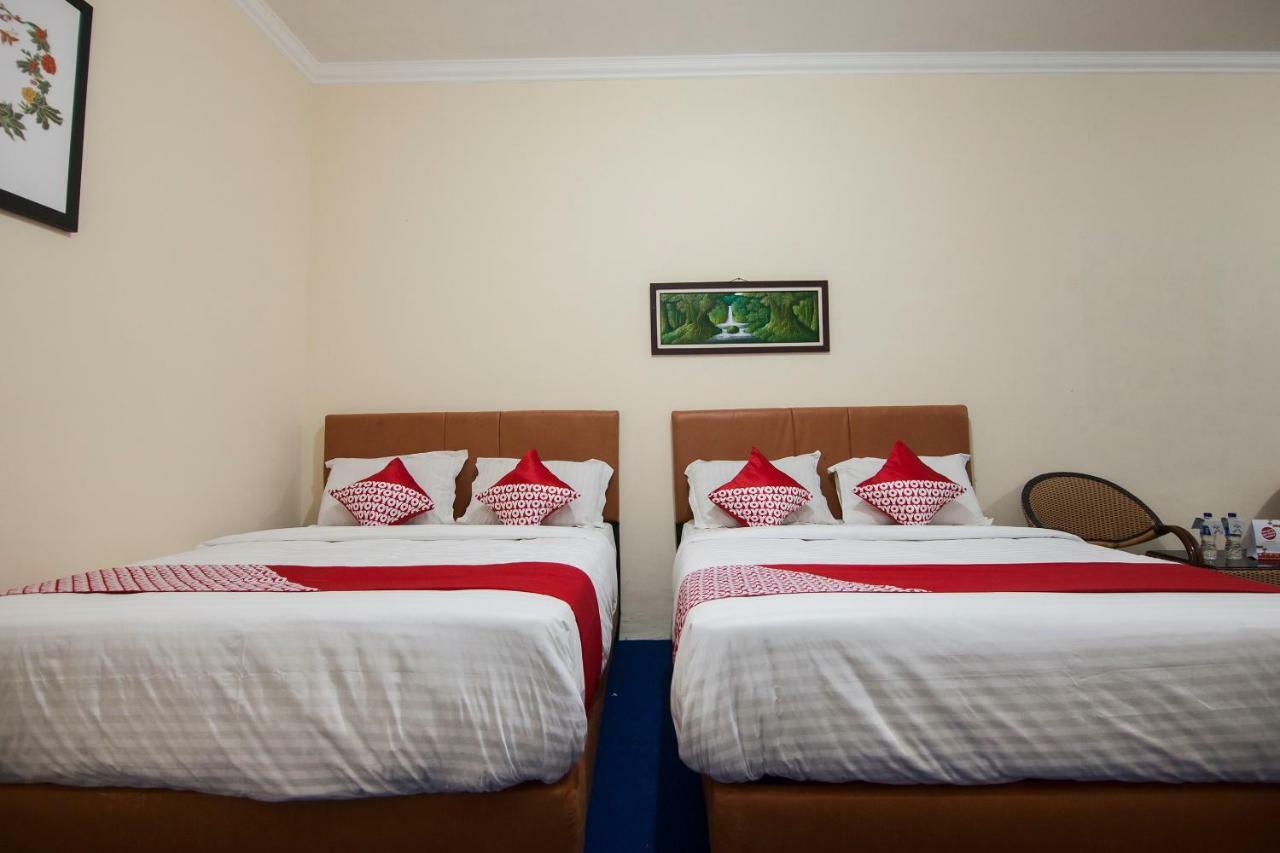 OYO 719 Penginapan Panatapan Almonsari Resort Siborongborong Bagian luar foto
