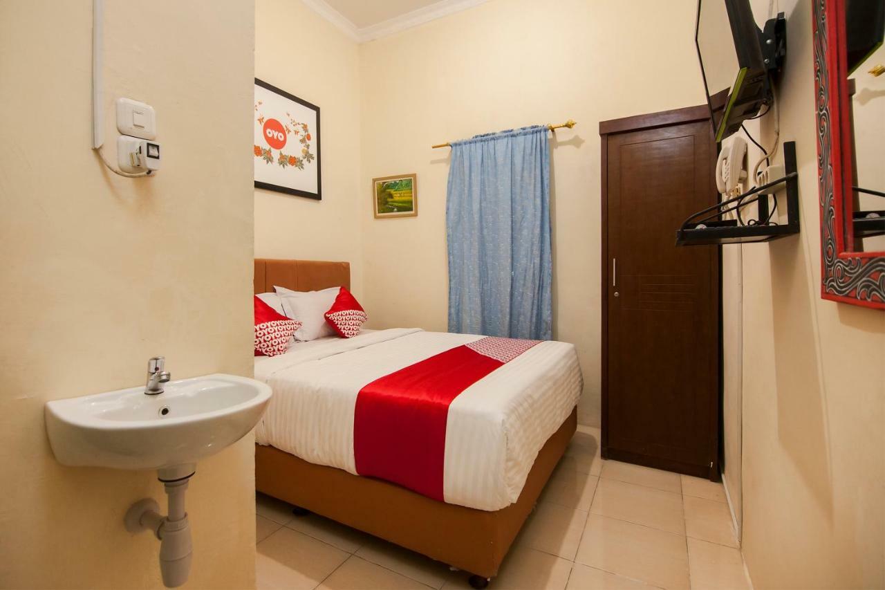 OYO 719 Penginapan Panatapan Almonsari Resort Siborongborong Bagian luar foto